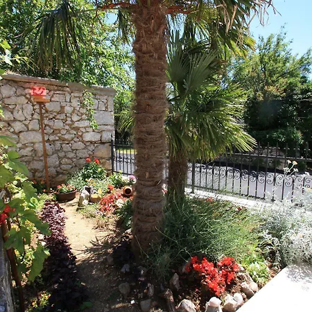 Appartamento Vintage Nur 175 Meter Zum Mit Meerblick, Privatparkplatz, Klima Jadranovo