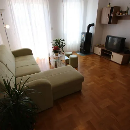 Vintage Nur 175 Meter Zum Mit Meerblick, Privatparkplatz, Klima Apartman Jadranovo