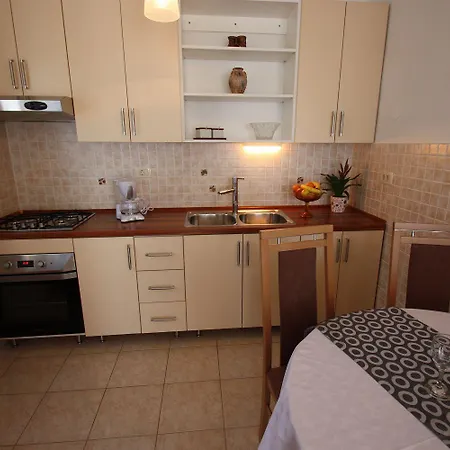 Vintage Nur 175 Meter Zum Mit Meerblick, Privatparkplatz, Klima Appartement Jadranovo