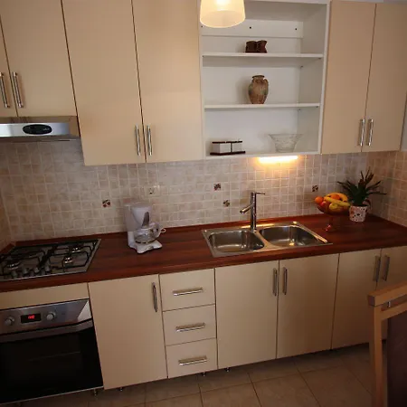 Vintage Nur 175 Meter Zum Mit Meerblick, Privatparkplatz, Klima Appartement Jadranovo