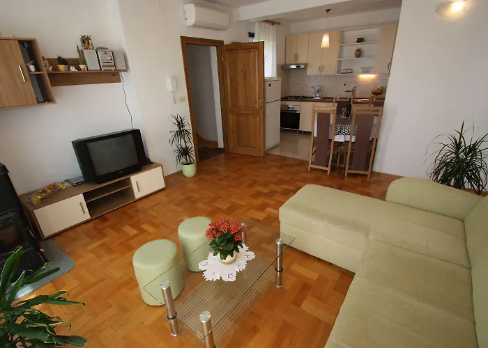 Vintage Nur 175 Meter Zum Mit Meerblick, Privatparkplatz, Klima Jadranovo