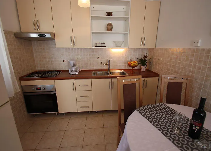 Vintage Nur 175 Meter Zum Mit Meerblick, Privatparkplatz, Klima Appartamento Jadranovo