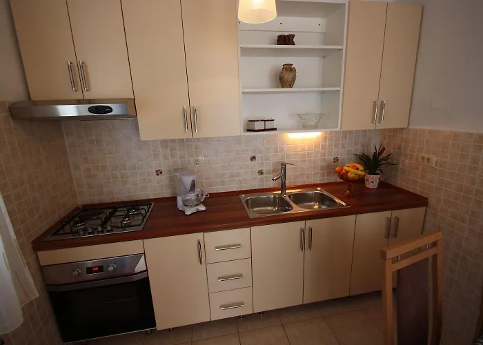 Vintage Nur 175 Meter Zum Mit Meerblick, Privatparkplatz, Klima Appartamento Jadranovo